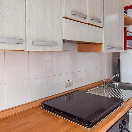 2 Bedroom Cozy In Apartment Botricello