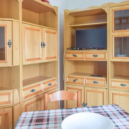 2 Bedroom Cozy In Apartment *